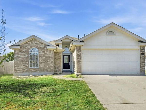 119 Bayliss ST, Hutto, TX 78634