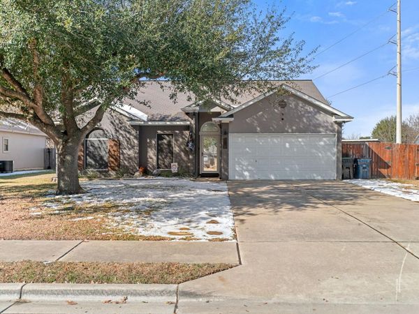 401 Kates WAY, Hutto, TX 78634