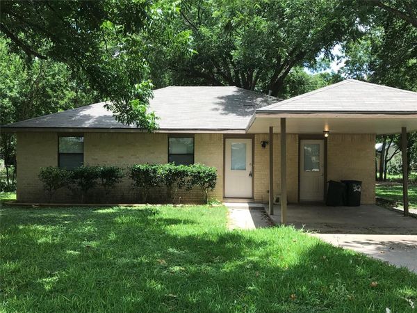302 Harris ST, Smithville, TX 78957