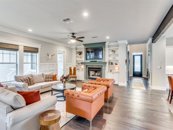 911 Farm ST, Bastrop, TX 78602