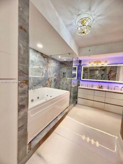 6365 Collins Ave, Unit 3102, Miami Beach, FL 33141 Photo