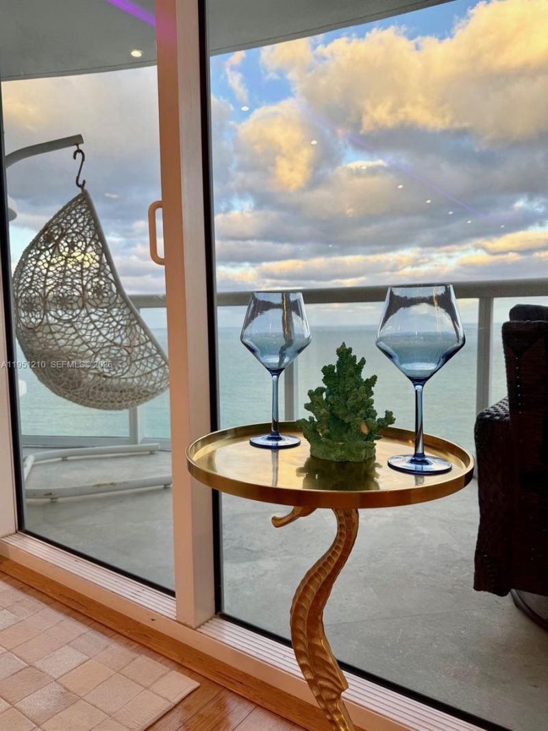 6365 Collins Ave, Unit 3102, Miami Beach, FL 33141 Photo