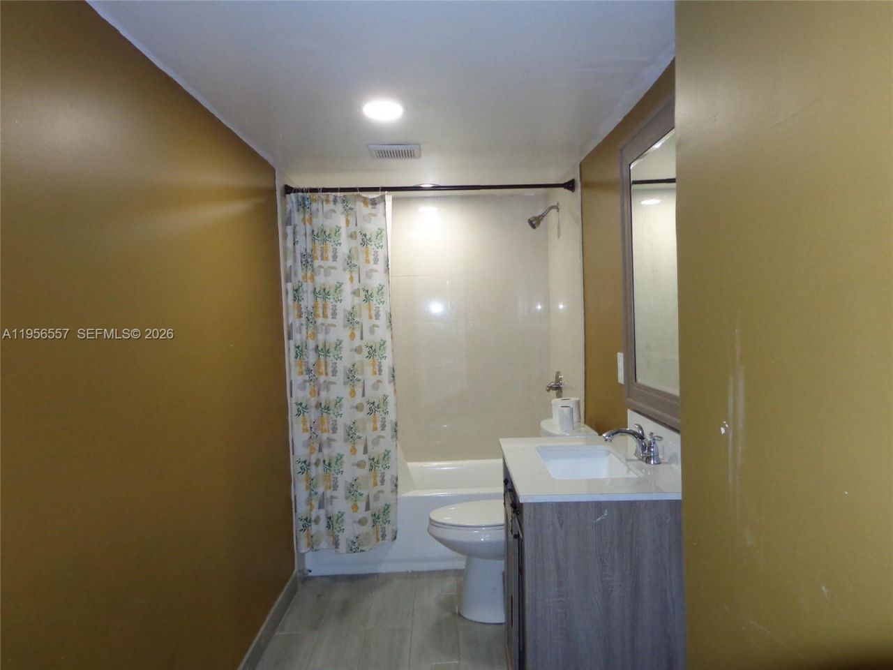 4172 Inverrary Dr, Unit 110, Lauderhill, FL 33319 Photo