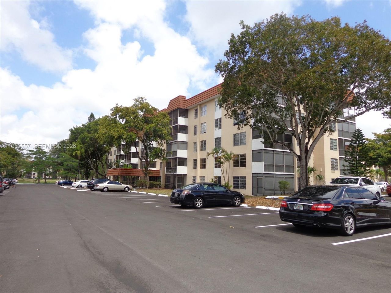 4172 Inverrary Dr, Unit 110, Lauderhill, FL 33319 Photo