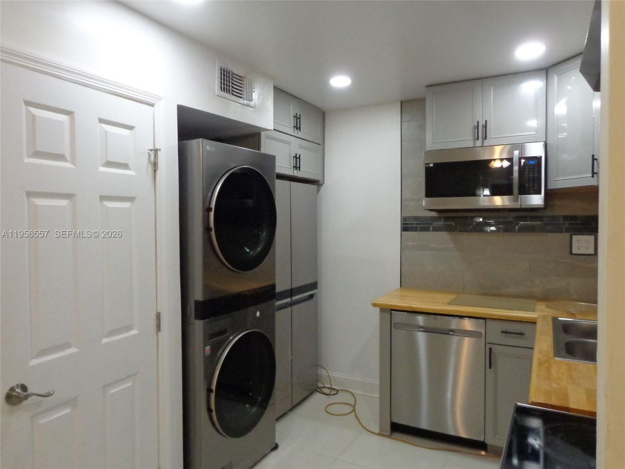 4172 Inverrary Dr, Unit 110, Lauderhill, FL 33319 Photo