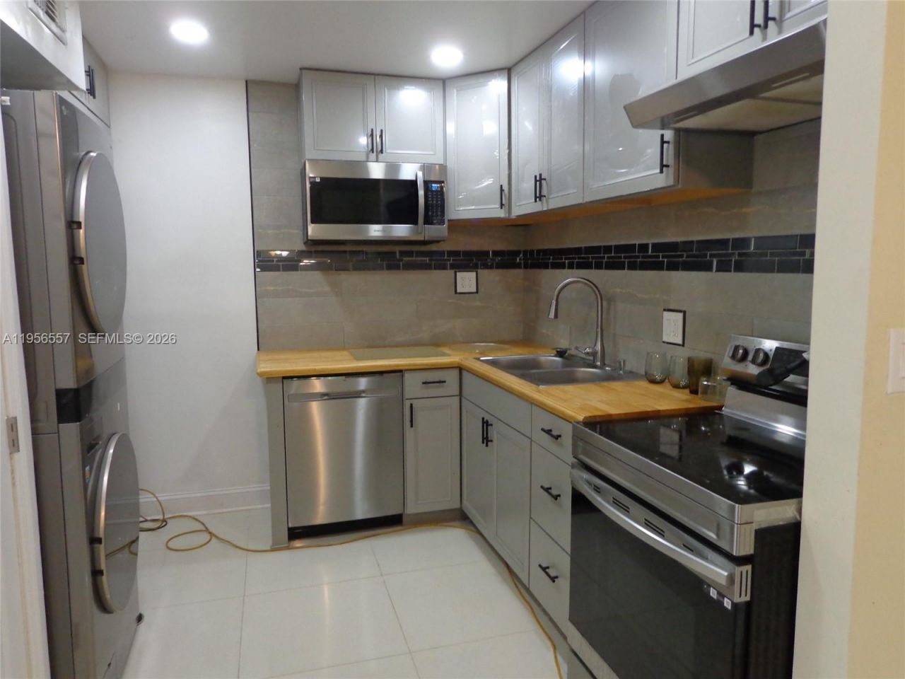 4172 Inverrary Dr, Unit 110, Lauderhill, FL 33319 Photo