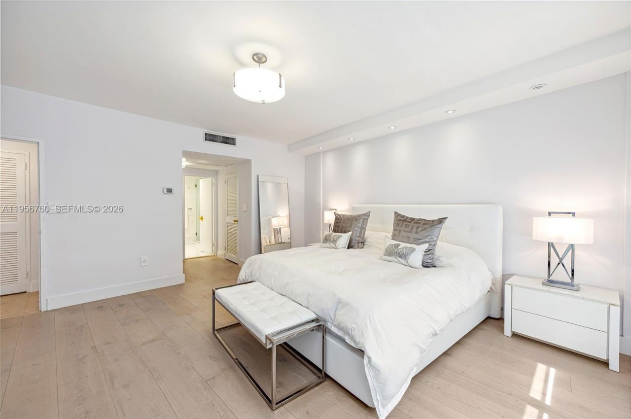 5255 Collins Ave, Unit 4A, Miami Beach, FL 33140 Photo