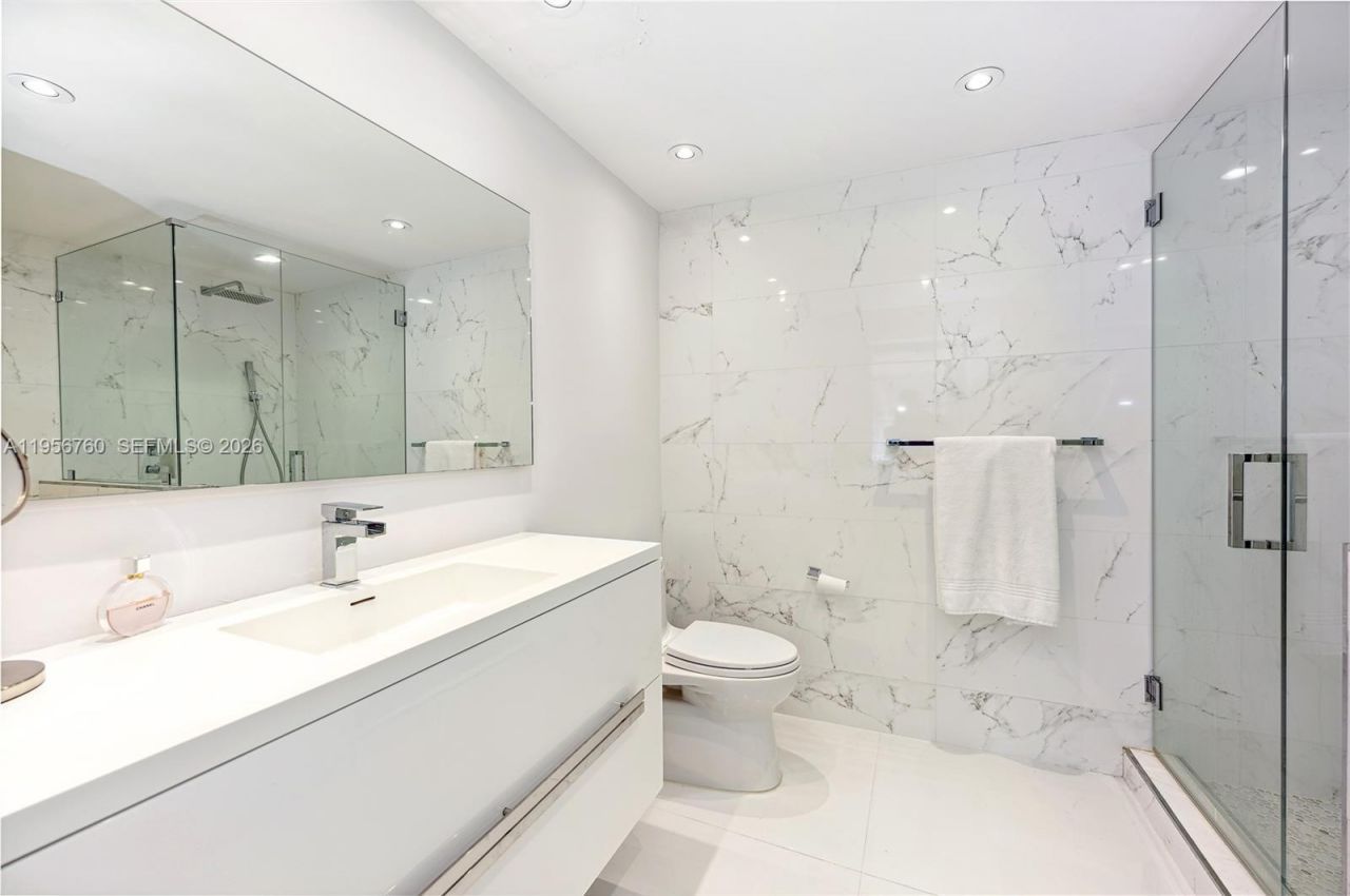 5255 Collins Ave, Unit 4A, Miami Beach, FL 33140 Photo