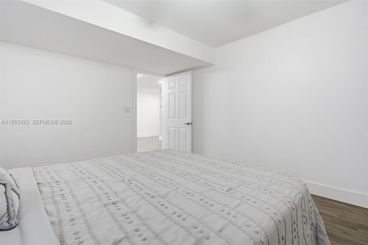 941 E 16th Pl, Hialeah, FL 33010 Photo