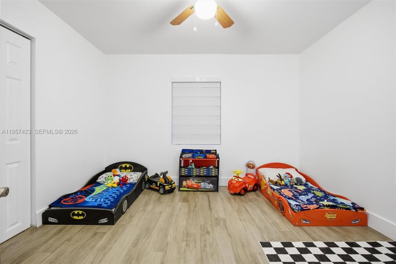 941 E 16th Pl, Hialeah, FL 33010 Photo