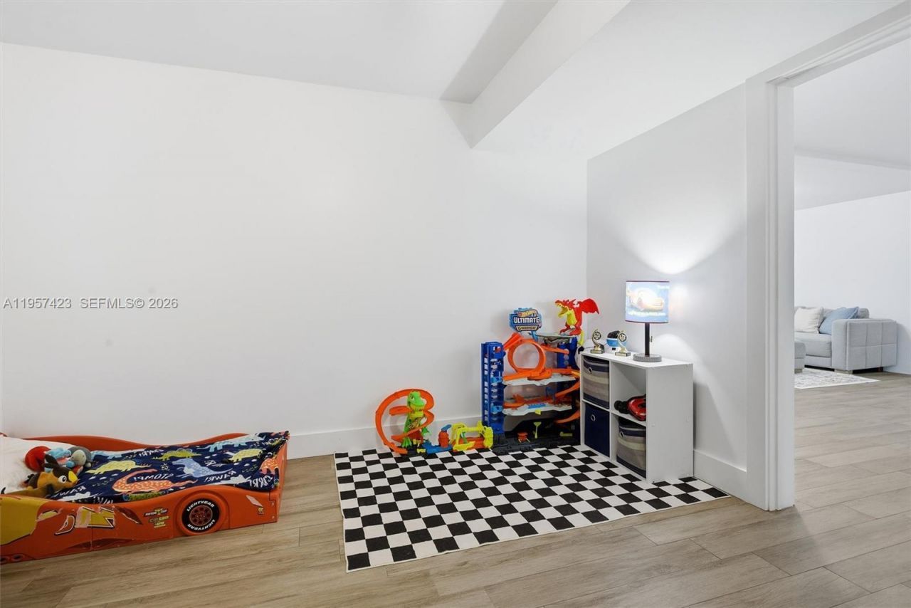 941 E 16th Pl, Hialeah, FL 33010 Photo