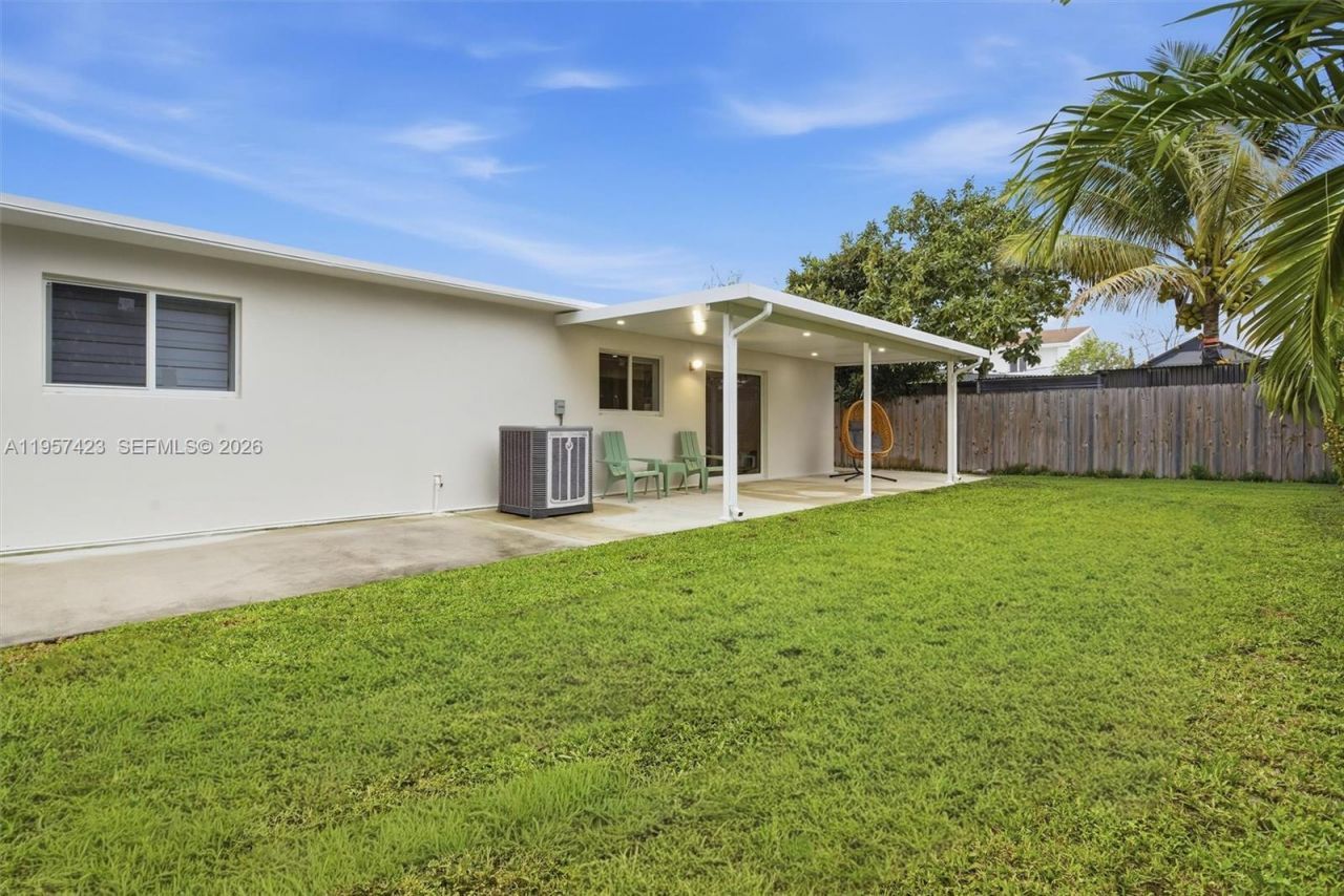 941 E 16th Pl, Hialeah, FL 33010 Photo