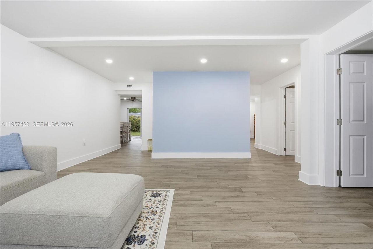 941 E 16th Pl, Hialeah, FL 33010 Photo