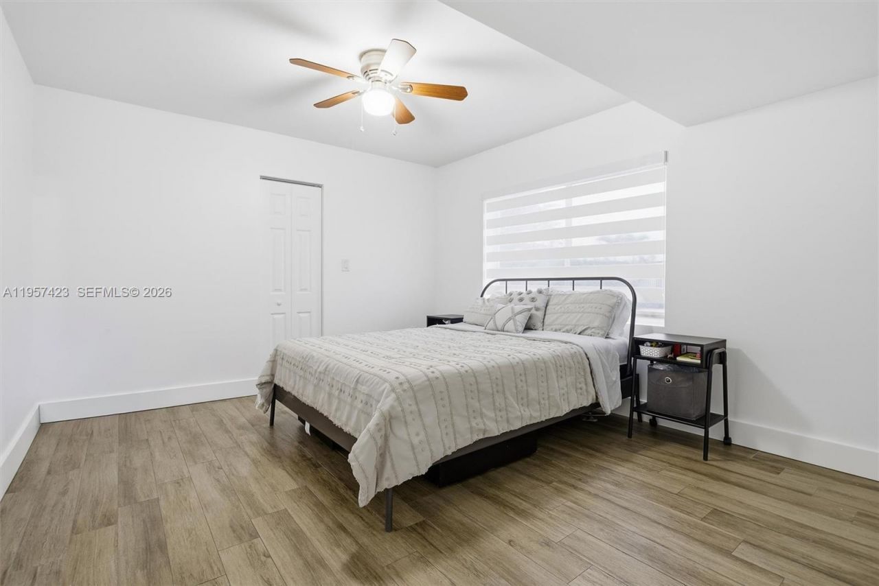 941 E 16th Pl, Hialeah, FL 33010 Photo