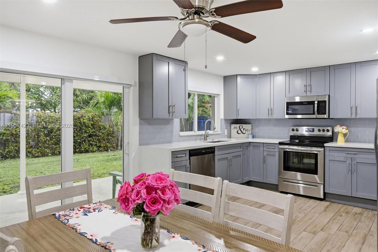 941 E 16th Pl, Hialeah, FL 33010 Photo