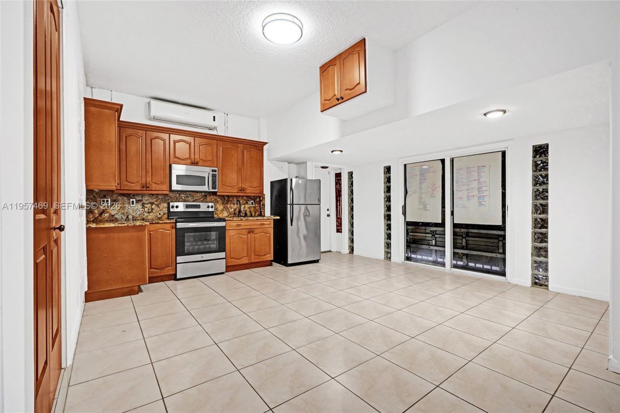 876 SW 155th Ct , Miami, FL 33194 Photo