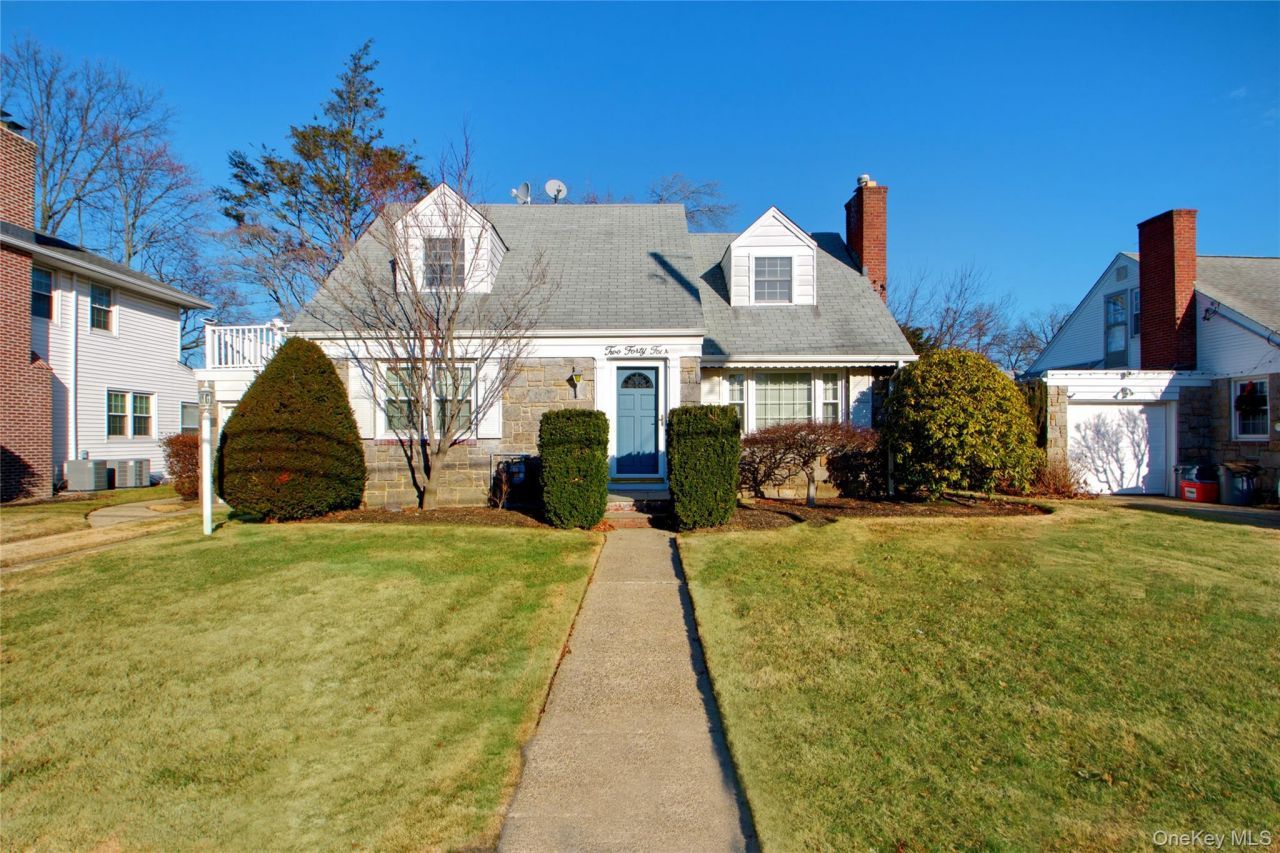 244 Hamilton Avenue, West Hempstead, NY 11552 Main Photo