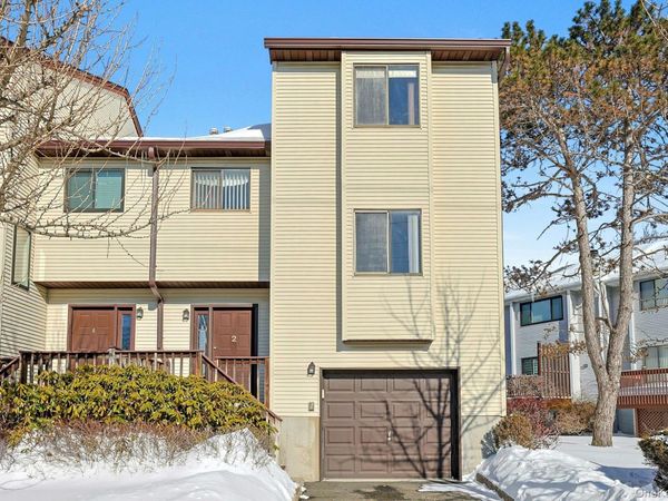 2 Linda Court, Nanuet, NY 10954