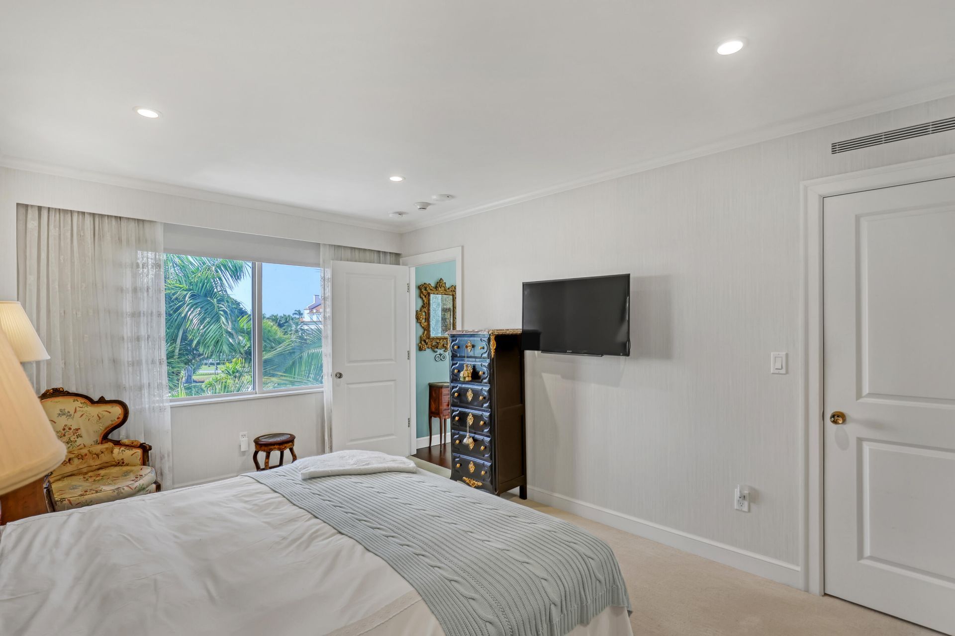 44 Cocoanut Row, Unit 302 B, Palm Beach, FL 33480 Photo