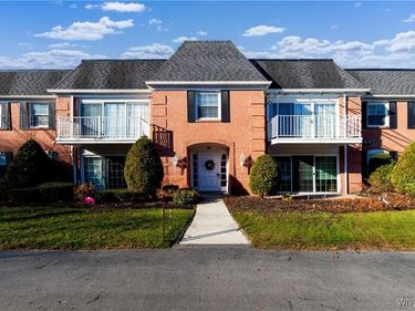 27 Hickory Hill Rd, Unit H, Amherst, NY 14221