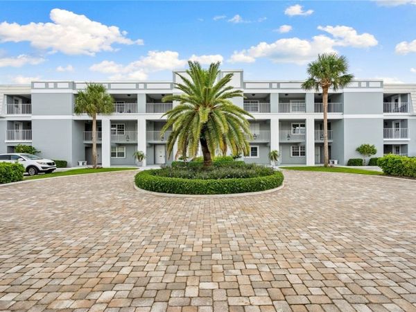 2743 Ocean Drive, Unit 40E, Vero Beach, FL 32963