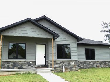 308 Maple Street, Friend, NE 68359