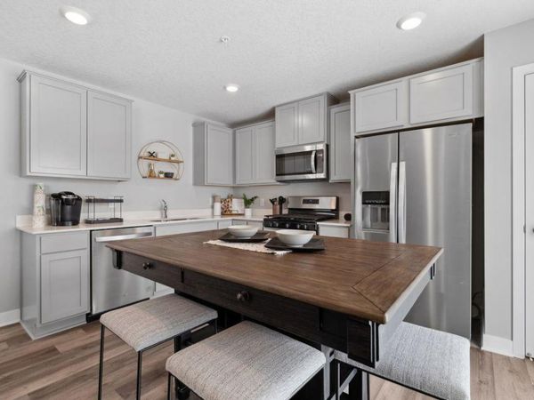 12724 Ashbury Drive, Rogers, MN 55374