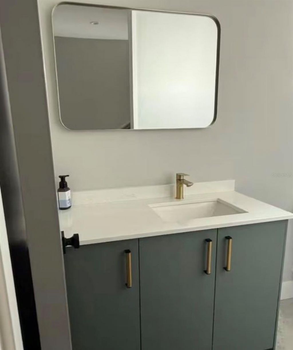 1642 Triangle Avenue, Orlando, FL 32806 Photo