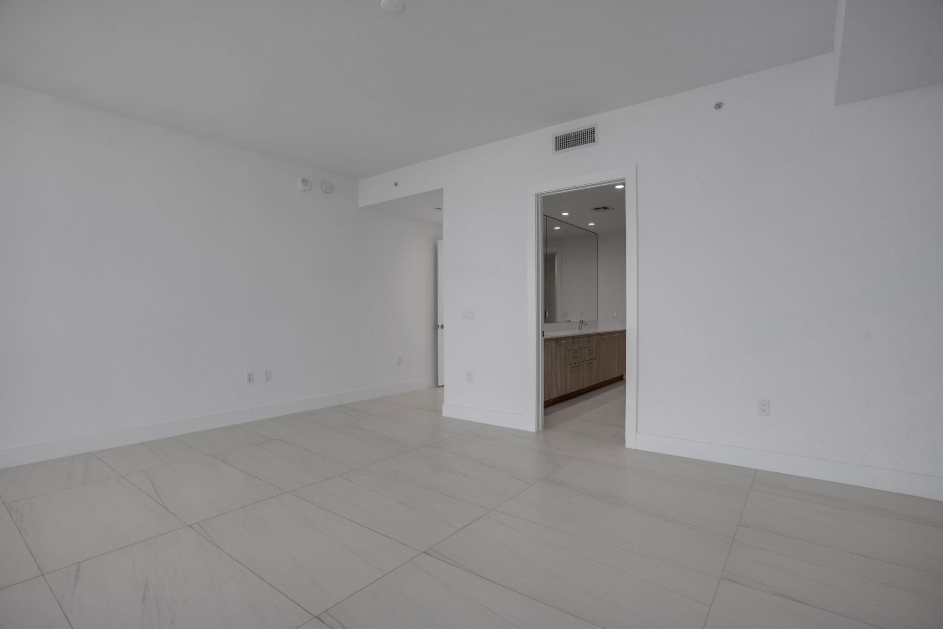 151 N Seabreeze Blv, Unit E-701, Fort Lauderdale, FL 33304 Photo