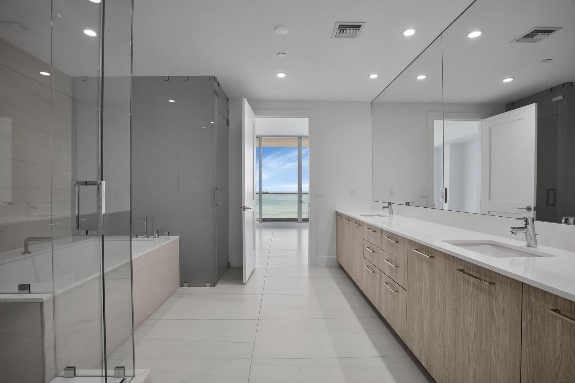 151 N Seabreeze Blv, Unit E-701, Fort Lauderdale, FL 33304 Photo