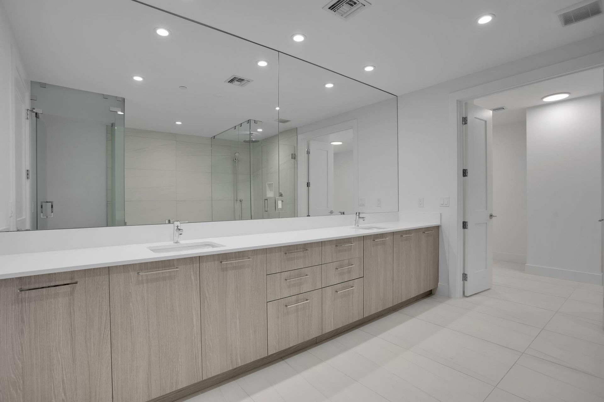 151 N Seabreeze Blv, Unit E-701, Fort Lauderdale, FL 33304 Photo