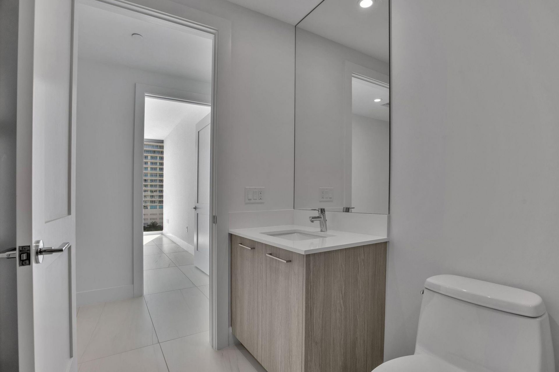 151 N Seabreeze Blv, Unit E-701, Fort Lauderdale, FL 33304 Photo