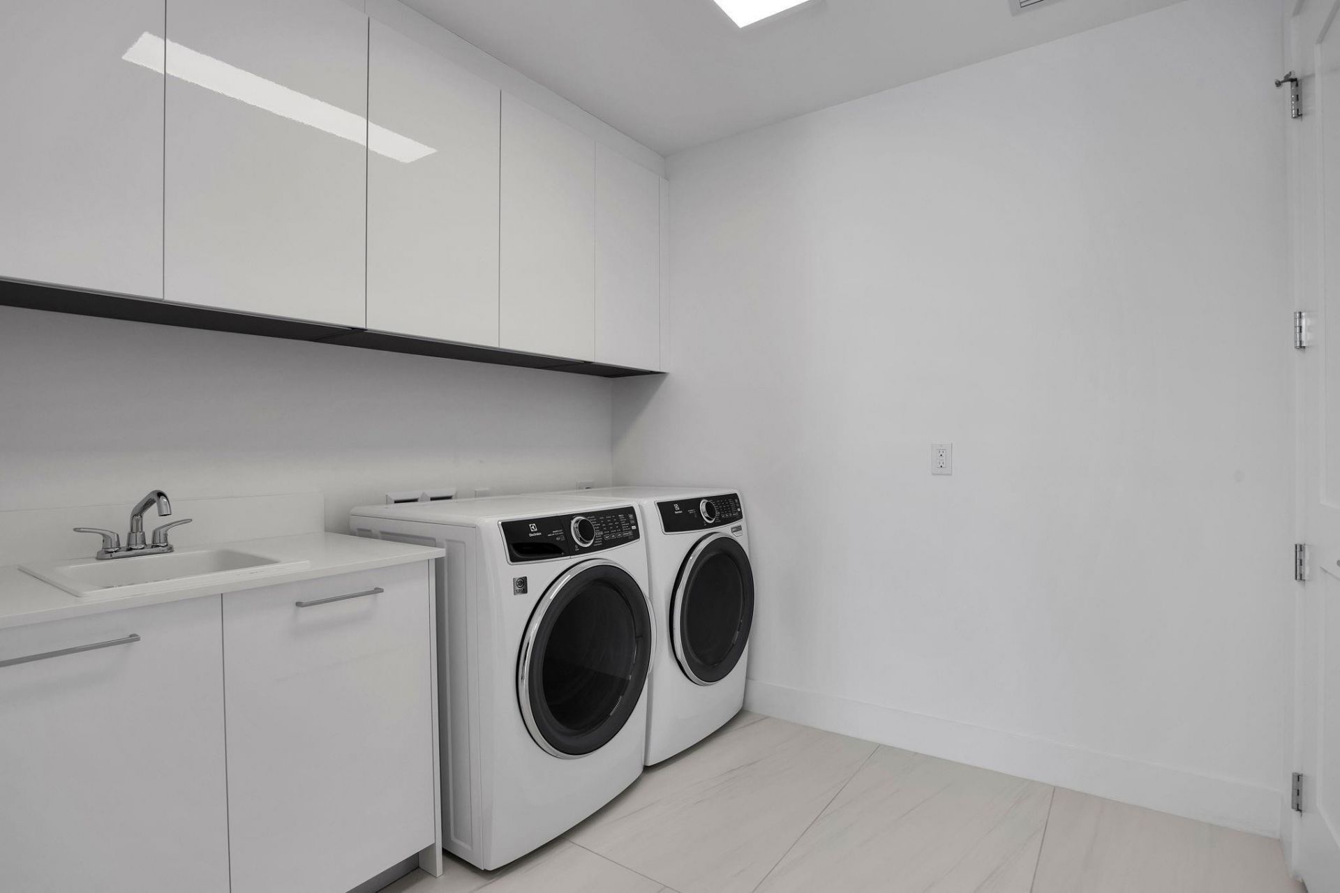 151 N Seabreeze Blv, Unit E-701, Fort Lauderdale, FL 33304 Photo