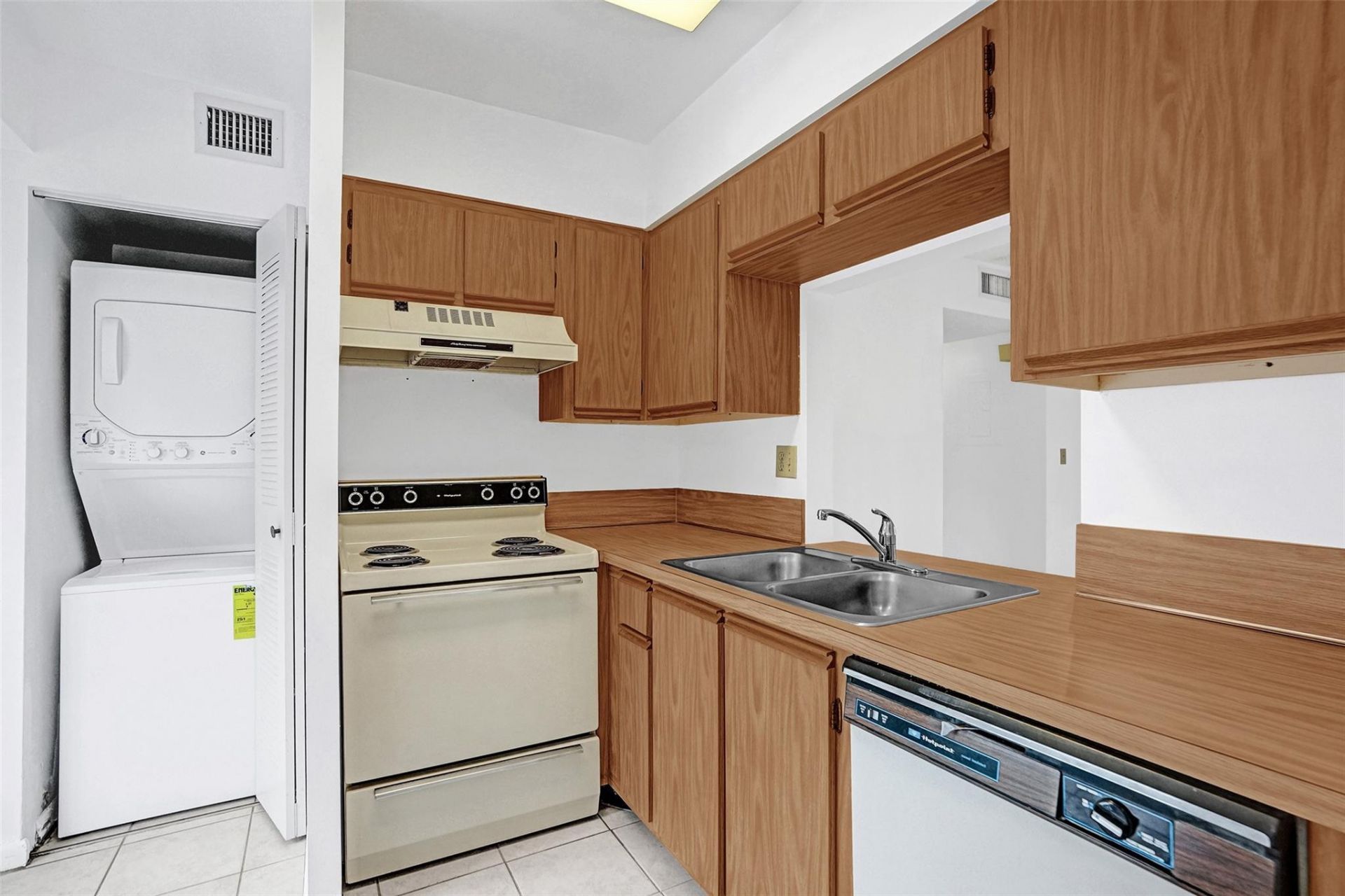 715 Gardens Drive, Unit 101, Pompano Beach, FL 33069 Photo