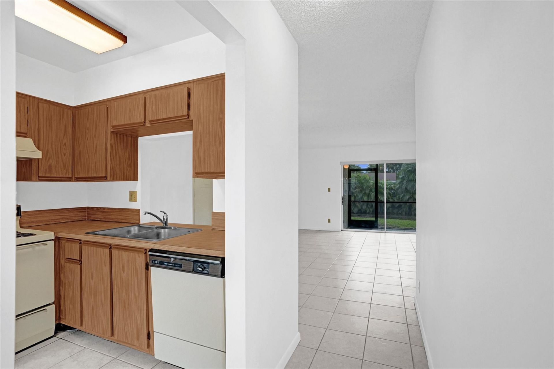 715 Gardens Drive, Unit 101, Pompano Beach, FL 33069 Photo