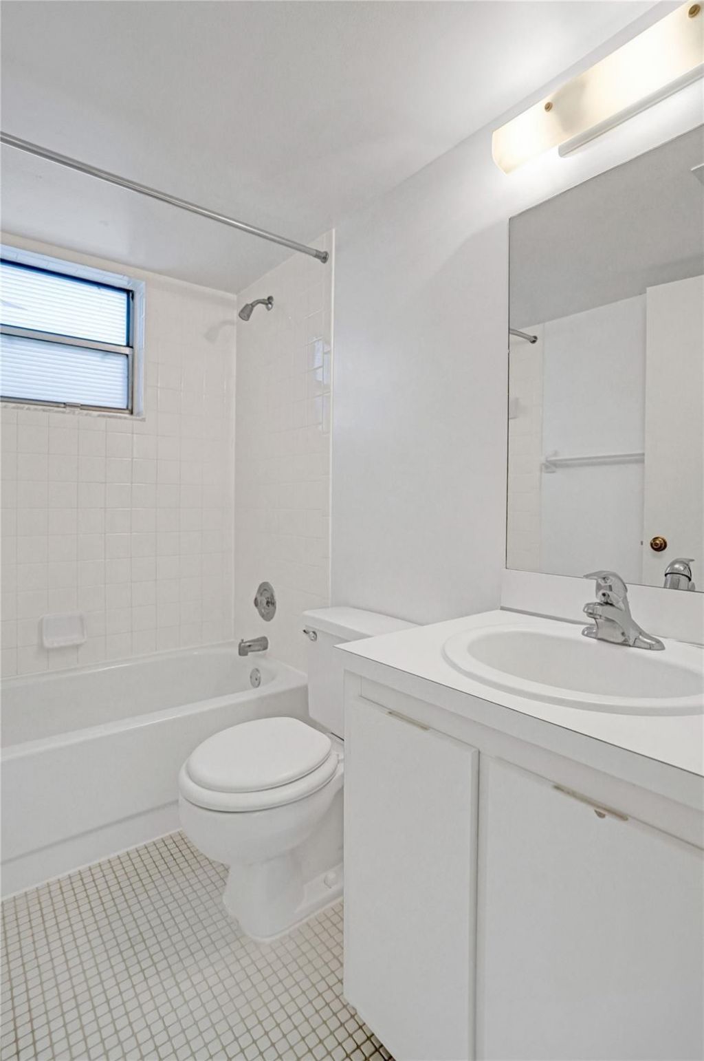 715 Gardens Drive, Unit 101, Pompano Beach, FL 33069 Photo