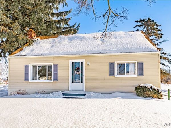 6107 Shawnee Road, Sanborn, NY 14132