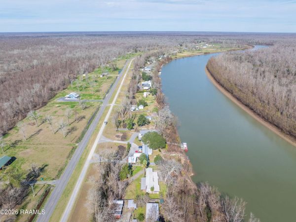 2501 Atchafalaya River Highway , Breaux Bridge, LA 70517