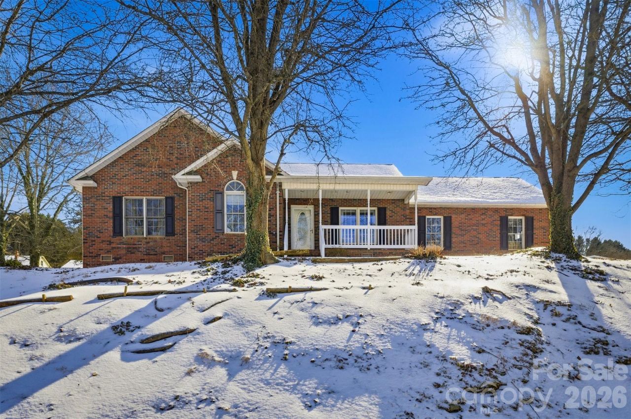 2965 Lawrence Drive, Claremont, NC 28610 Main Photo