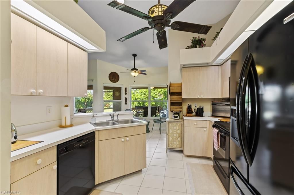 2114 SE 8th Pl, Cape Coral, FL 33990 Photo