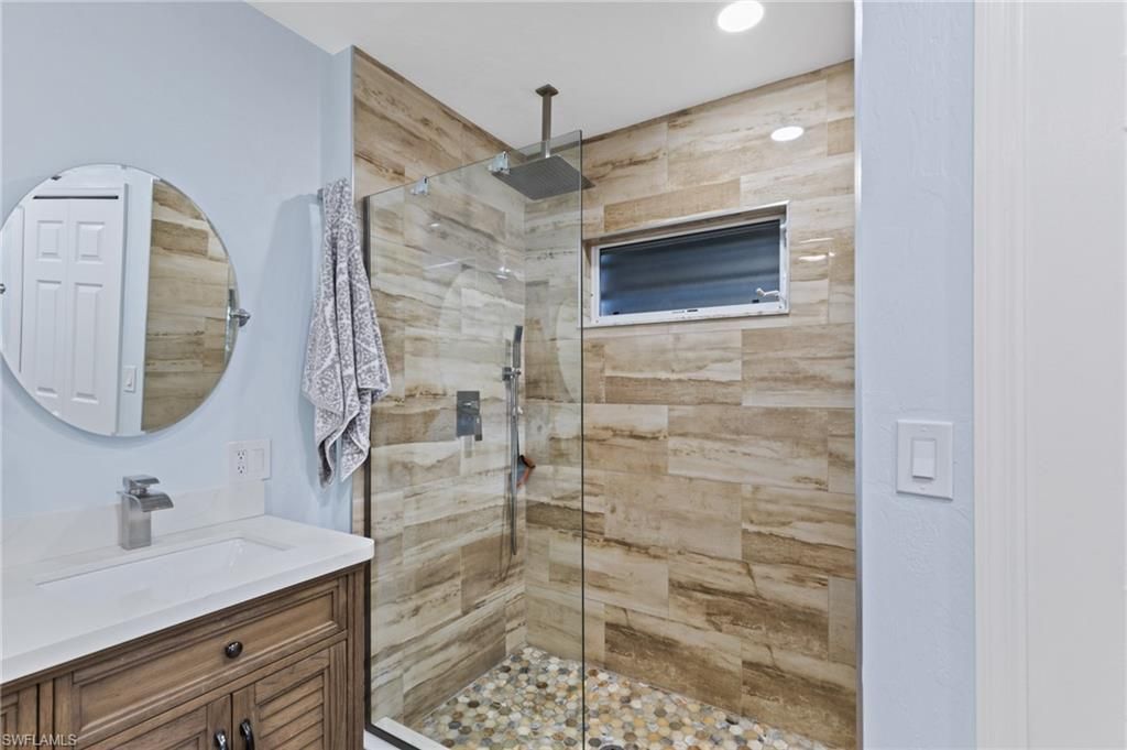 2114 SE 8th Pl, Cape Coral, FL 33990 Photo