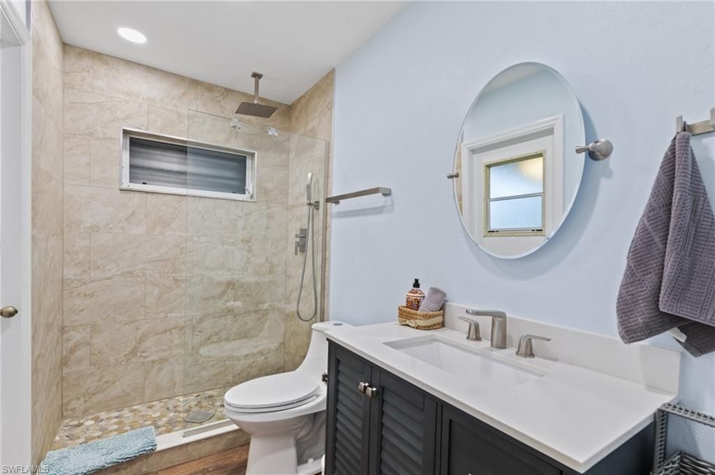 2114 SE 8th Pl, Cape Coral, FL 33990 Photo