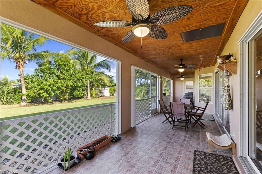 2114 SE 8th Pl, Cape Coral, FL 33990 Photo