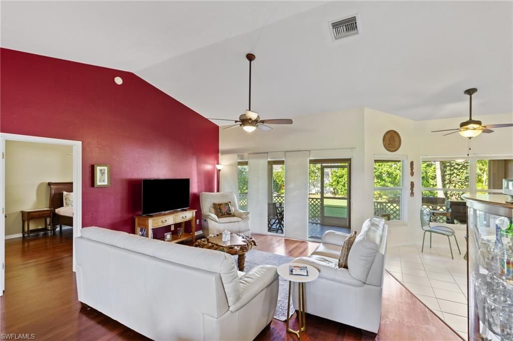 2114 SE 8th Pl, Cape Coral, FL 33990 Photo