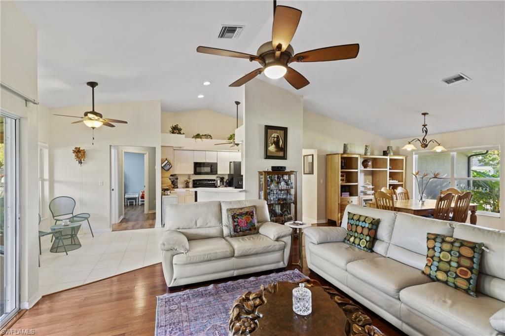 2114 SE 8th Pl, Cape Coral, FL 33990 Photo