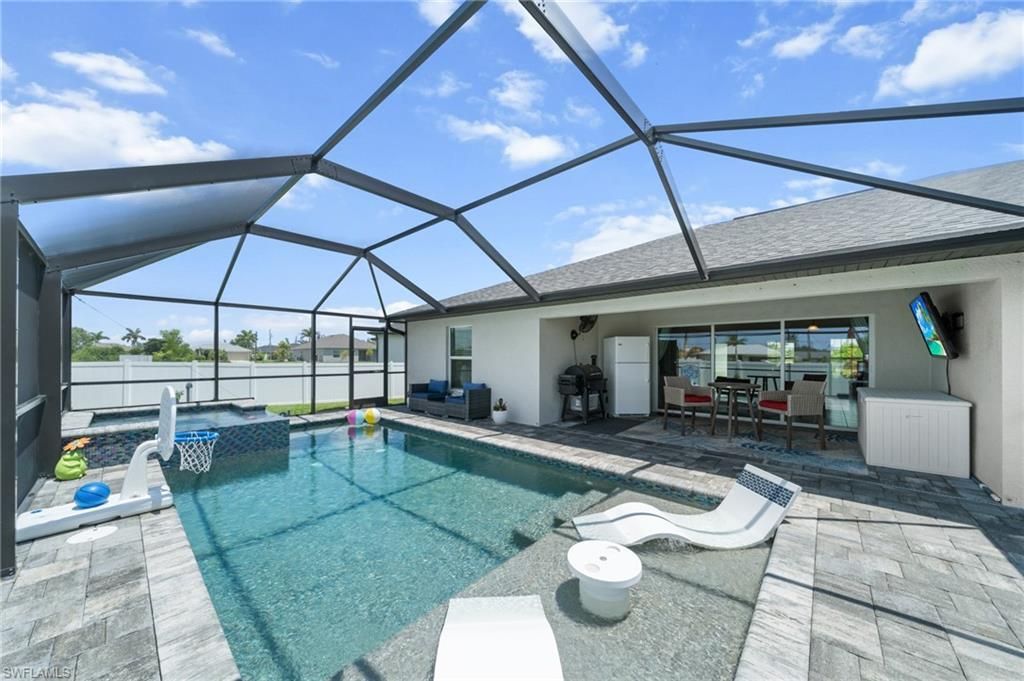 2805 NW 12th Ln, Cape Coral, FL 33993 Photo