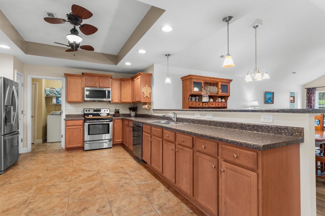 544 Shea Loop Photo 10