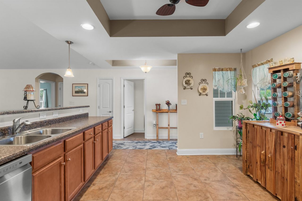 544 Shea Loop Photo 12