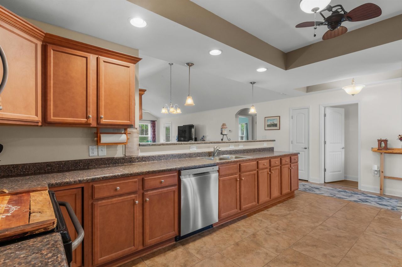 544 Shea Loop Photo 13