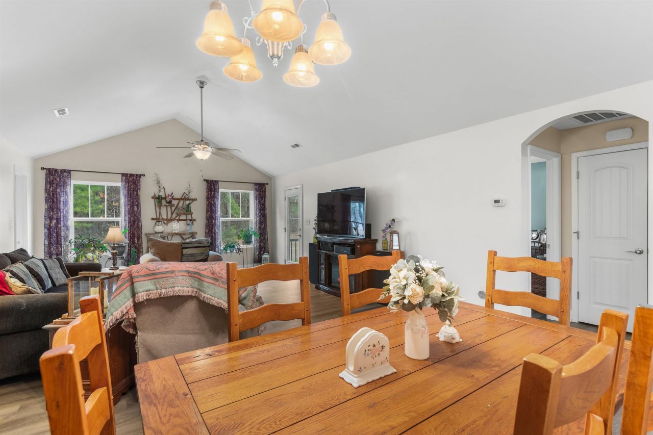 544 Shea Loop Photo 16